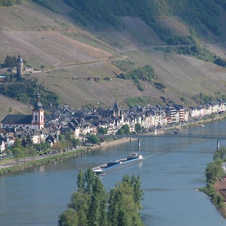 Weingut Helmut Barzen Leilighet Zell an der Mosel Eksteriør bilde